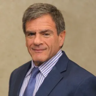  Lawyer Benjamin Max Pinczewski