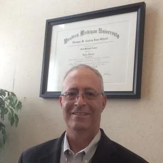  Lawyer Mr Scott Marshall Neuman