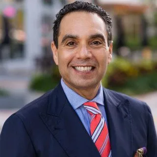  Lawyer Spencer Aronfeld, Esq.