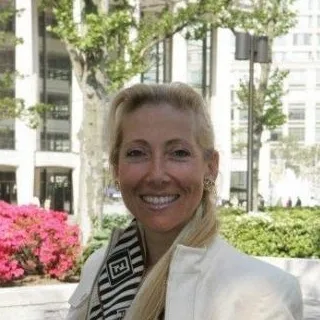  Lawyer Juliette Passer