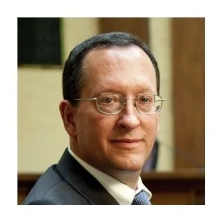  Lawyer Chris MacNeil