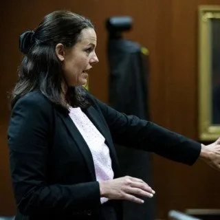  Lawyer Jennifer J Weaver