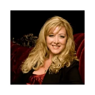  Lawyer Stephanie Squires