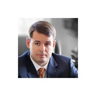  Lawyer Dustin S. Phillips