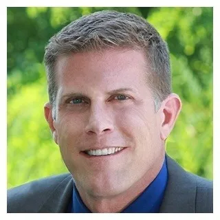  Lawyer Thomas M. Petersen