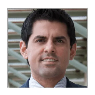  Lawyer Mr. F. Scott de la Garza