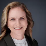  Lawyer Suzanne Leslie