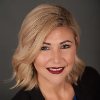  Lawyer Shelly Morgon