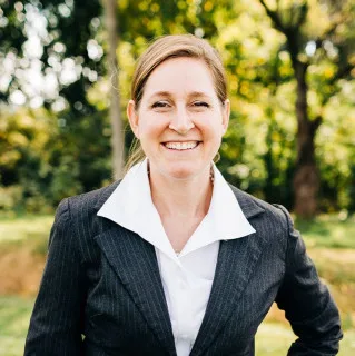  Lawyer Stephanie Rauch