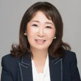 Lawyer Lynette Kim