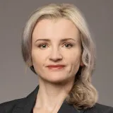  Lawyer Anya Lear