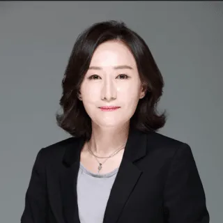  Lawyer Claire Kyungjin Chang