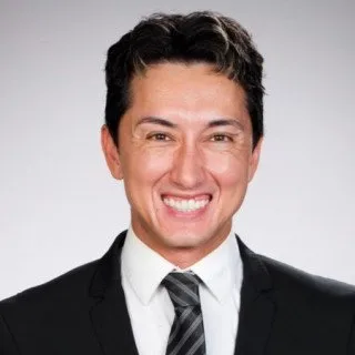  Lawyer Julian Sarafian