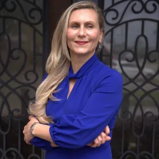  Lawyer Larysa Polunin