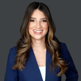  Lawyer Stacy Mateu Emas