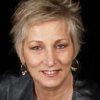  Lawyer Danielle D'Eor