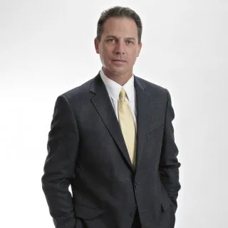  Lawyer Erik Luthens
