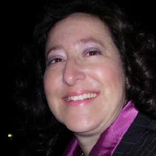  Lawyer Amanda Lewis Esq