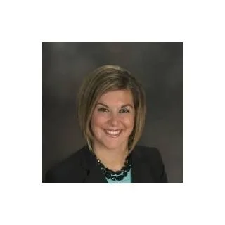  Lawyer Lyndsay Howard