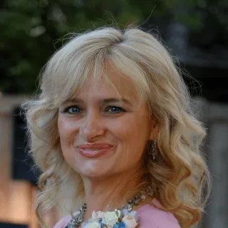  Lawyer Lauralyn Cabanilla